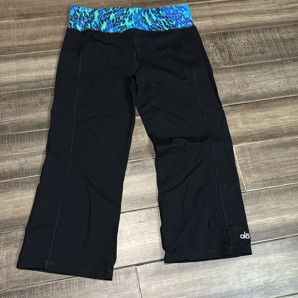 ALO Yoga Black Cropped Pants with Blue and Green Waistband - Picture 3 of 7